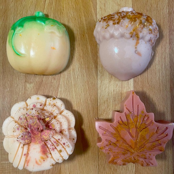 (4 Pack) Handmade Fall Theme Soap - Picture 6 of 6